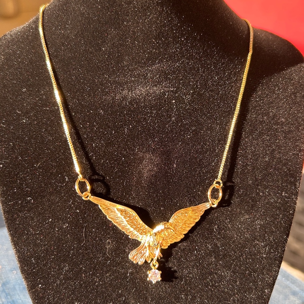 NWT 16” Oak & Ivy Gold Eagle Pendant Necklace - Women Jewelry